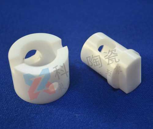 工業(yè)陶瓷在擠壓成型時應(yīng)注意什么？